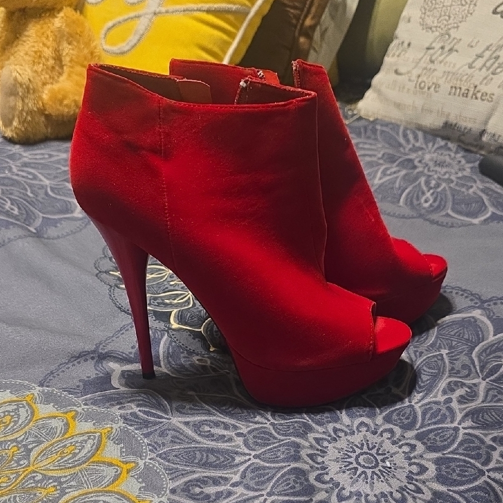 Qupid Vibrant Red Heeled Ankle Boots